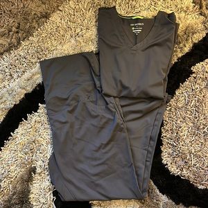 Healing hands maternity scrubs set